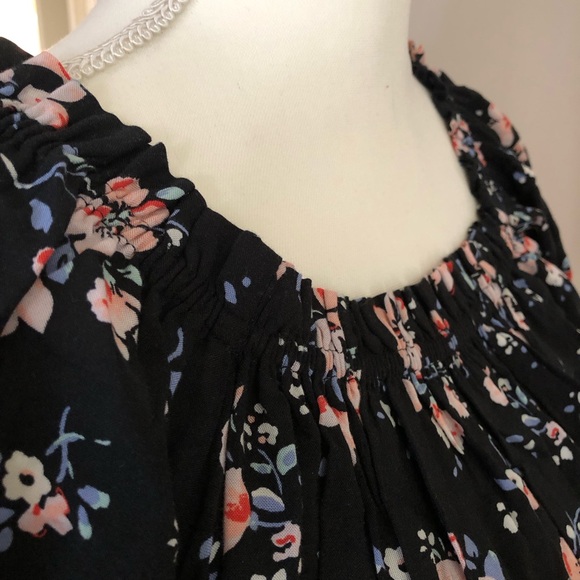 Forever 21 NWOT Floral Cropped Blouse Off the Shoulder - Picture 9 of 10